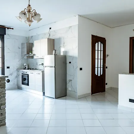 Apartment Light - 10 Min Malpensa Airport Somma Lombardo