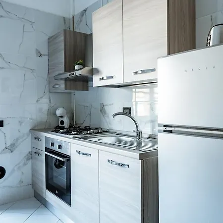 Light - 10 Min Malpensa Airport Apartment