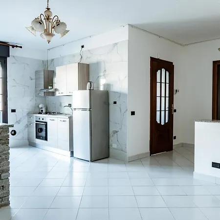 Light - 10 Min Malpensa Airport Apartment